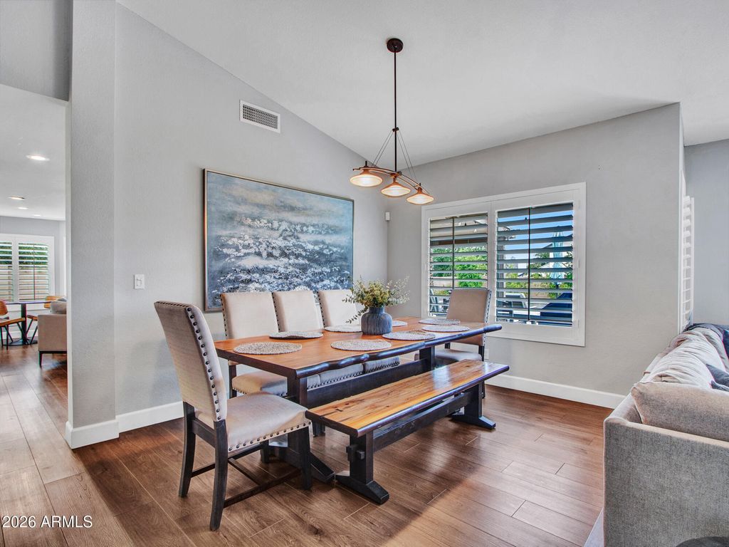 Image 18 of property listing at 15017 N 49TH Street, Scottsdale, AZ 85254