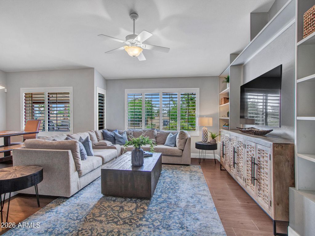 Image 20 of property listing at 15017 N 49TH Street, Scottsdale, AZ 85254