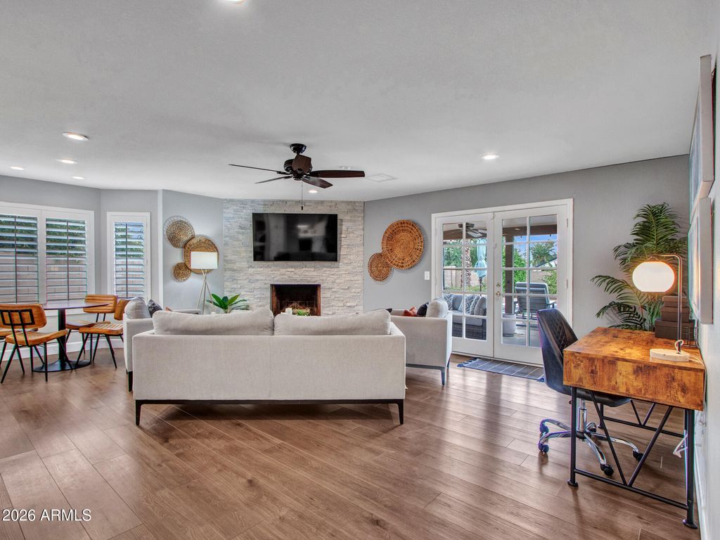 Image 22 of property listing at 15017 N 49TH Street, Scottsdale, AZ 85254