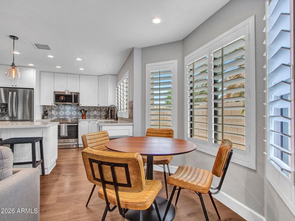 Image 25 of property listing at 15017 N 49TH Street, Scottsdale, AZ 85254