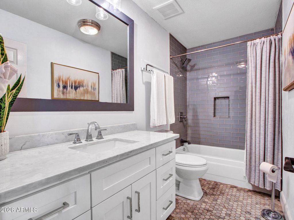 Image 40 of property listing at 15017 N 49TH Street, Scottsdale, AZ 85254