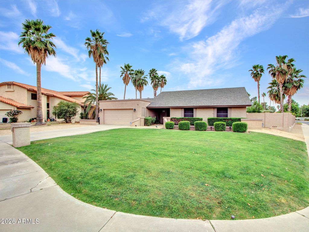 Image 60 of property listing at 15017 N 49TH Street, Scottsdale, AZ 85254