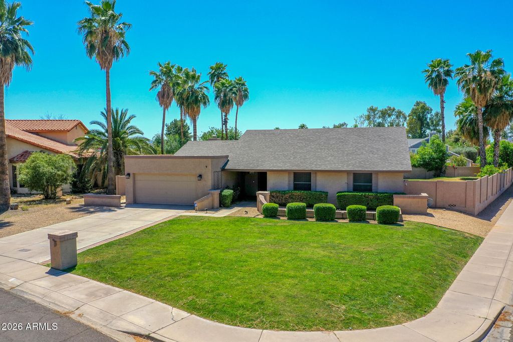 Image 65 of property listing at 15017 N 49TH Street, Scottsdale, AZ 85254