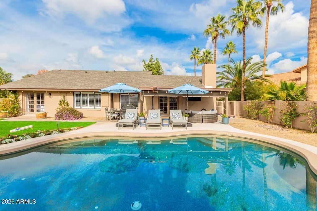 Image 7 of property listing at 15017 N 49TH Street, Scottsdale, AZ 85254