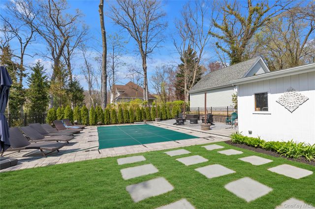 23 Grove Street, Cold Spring Harbor, NY 11724