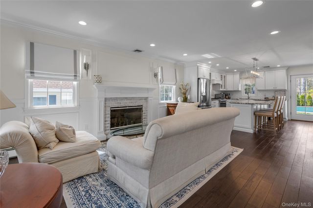 23 Grove Street, Cold Spring Harbor, NY 11724