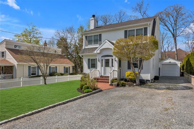 23 Grove Street, Cold Spring Harbor, NY 11724