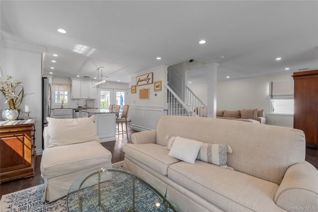 23 Grove Street, Cold Spring Harbor, NY 11724
