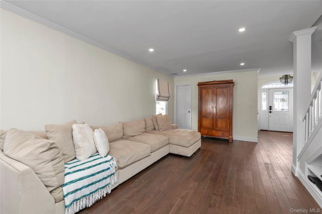 23 Grove Street, Cold Spring Harbor, NY 11724