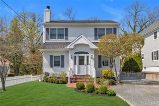 23 Grove Street, Cold Spring Harbor, NY 11724