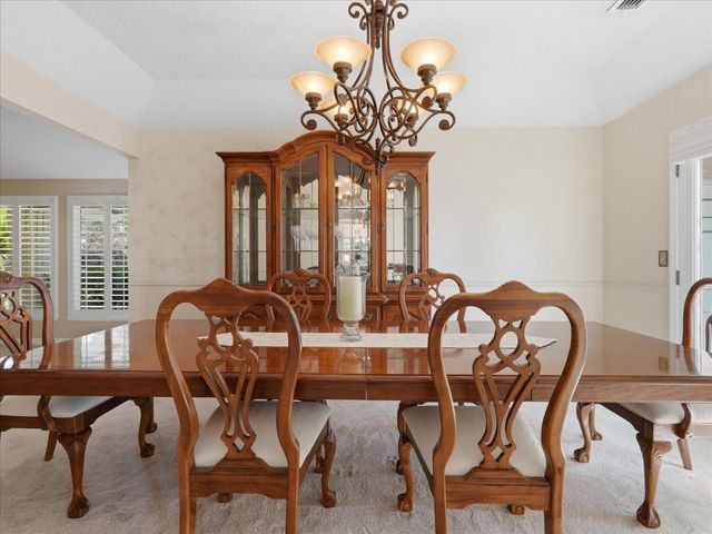 280 E Lisa Avenue, Fresno, CA 93720