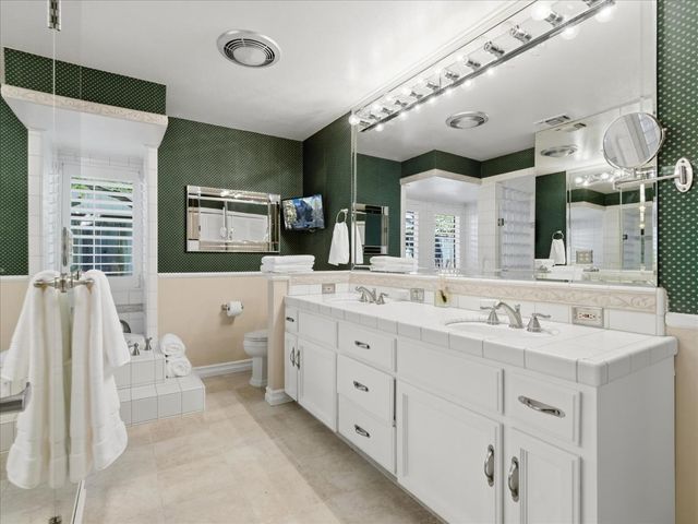 280 E Lisa Avenue, Fresno, CA 93720