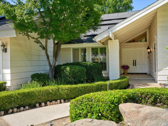 280 E Lisa Avenue, Fresno, CA 93720