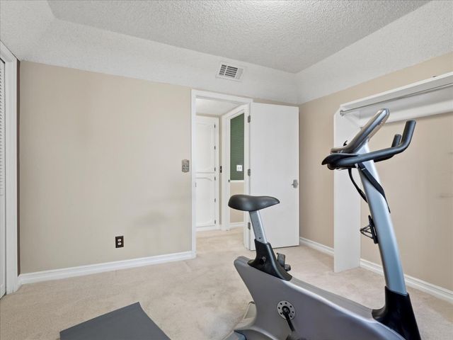 280 E Lisa Avenue, Fresno, CA 93720