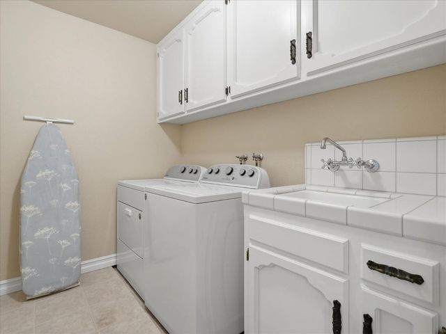 280 E Lisa Avenue, Fresno, CA 93720