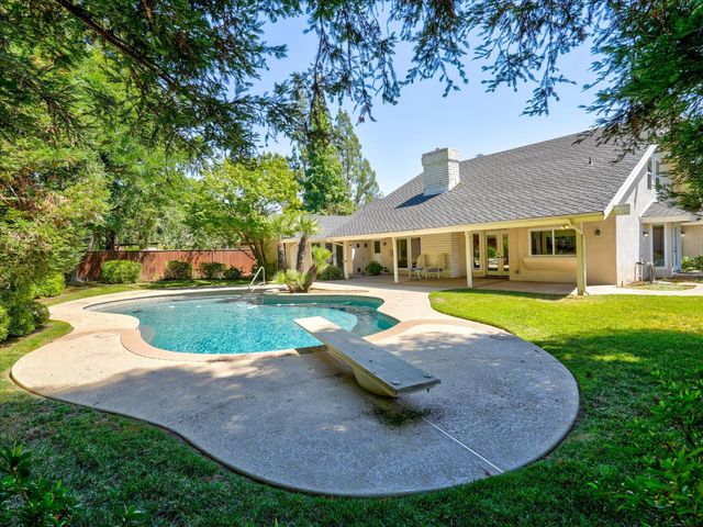280 E Lisa Avenue, Fresno, CA 93720