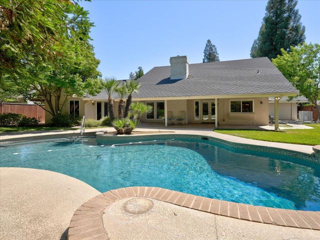 280 E Lisa Avenue, Fresno, CA 93720