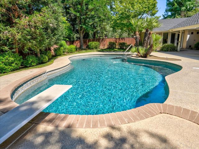 280 E Lisa Avenue, Fresno, CA 93720