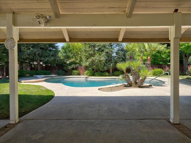 280 E Lisa Avenue, Fresno, CA 93720