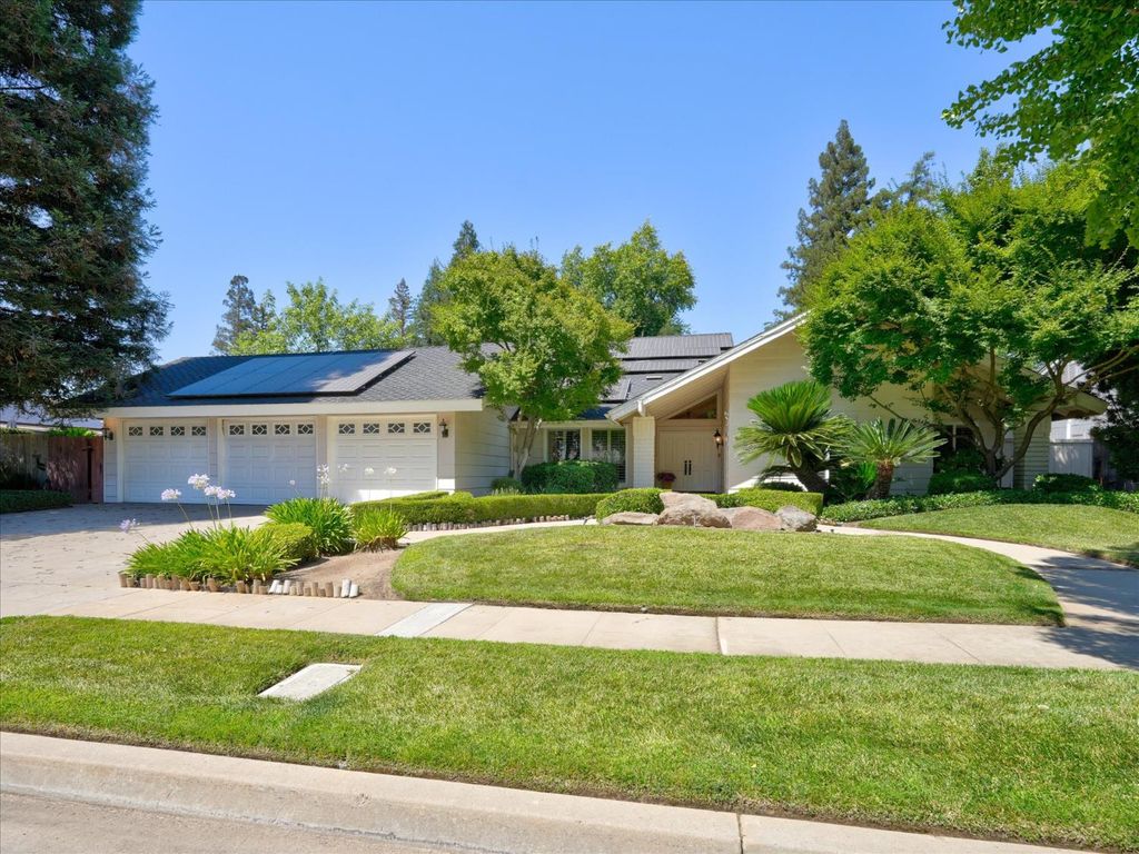 280 E Lisa Avenue, Fresno, CA 93720