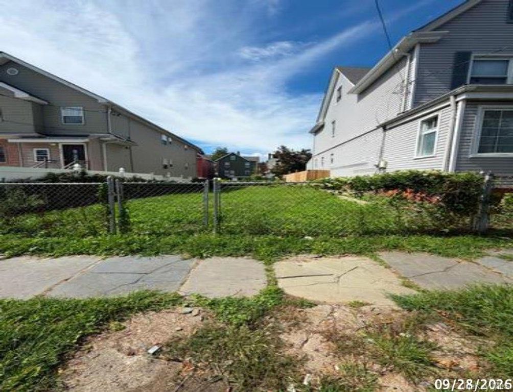 404 S 1st Avenue, Mount Vernon, NY 10550 — photo 2