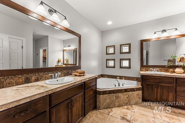 6737 N Moon Drummer Way, Meridian, ID 83646