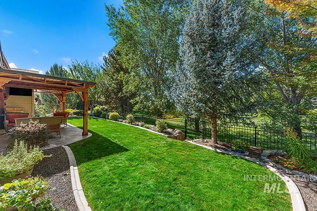 6737 N Moon Drummer Way, Meridian, ID 83646