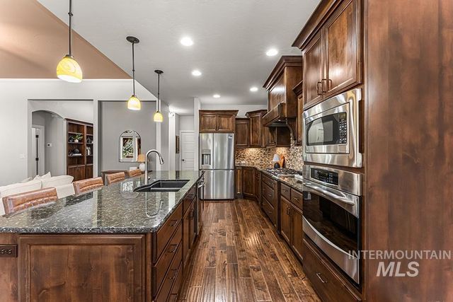 6737 N Moon Drummer Way, Meridian, ID 83646