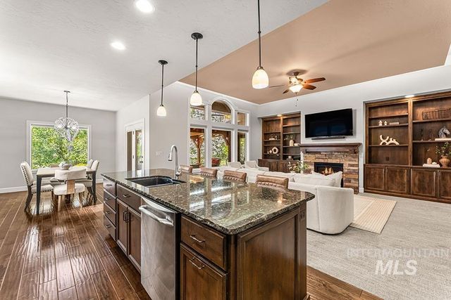 6737 N Moon Drummer Way, Meridian, ID 83646