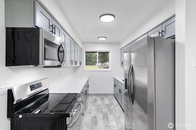 1114 N 1st Avenue, Kelso, WA 98626