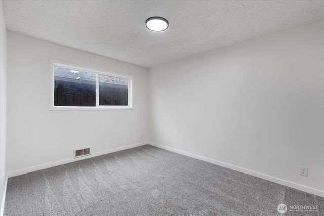 1114 N 1st Avenue, Kelso, WA 98626