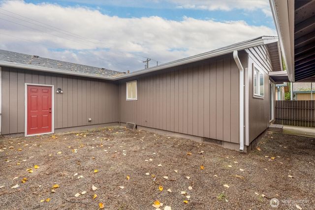 1114 N 1st Avenue, Kelso, WA 98626