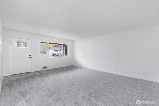 1114 N 1st Avenue, Kelso, WA 98626