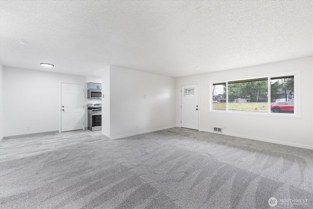 1114 N 1st Avenue, Kelso, WA 98626