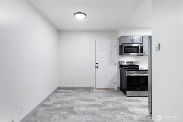 1114 N 1st Avenue, Kelso, WA 98626