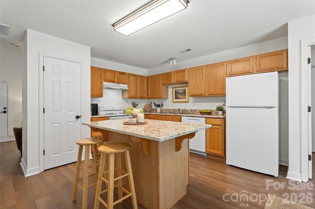 8019 Shiny Meadow Lane, Charlotte, NC 28215