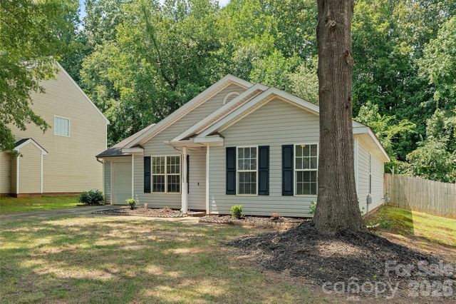 8019 Shiny Meadow Lane, Charlotte, NC 28215