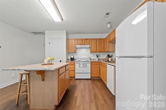 8019 Shiny Meadow Lane, Charlotte, NC 28215