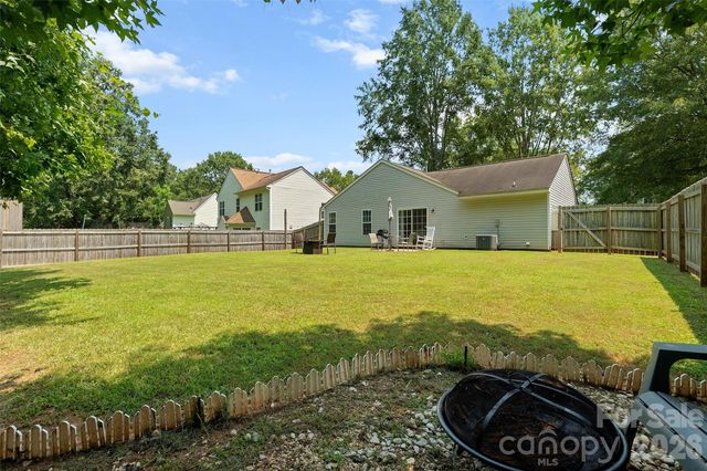 8019 Shiny Meadow Lane, Charlotte, NC 28215