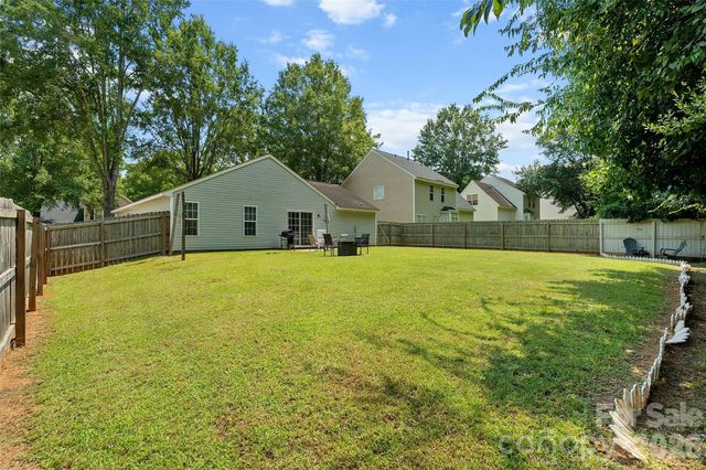 8019 Shiny Meadow Lane, Charlotte, NC 28215