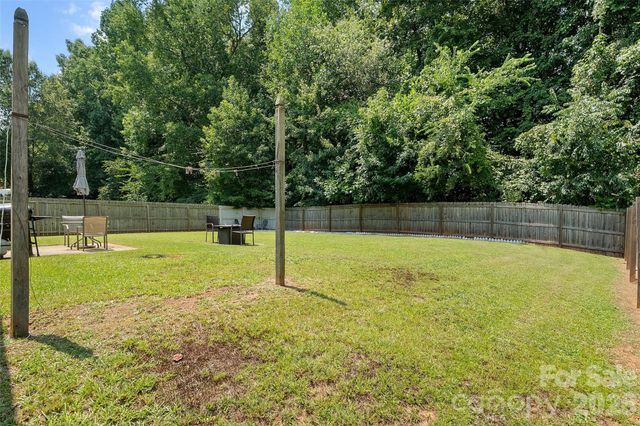 8019 Shiny Meadow Lane, Charlotte, NC 28215