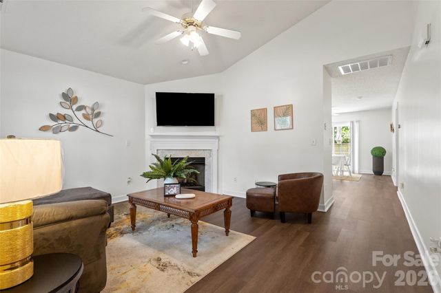 8019 Shiny Meadow Lane, Charlotte, NC 28215