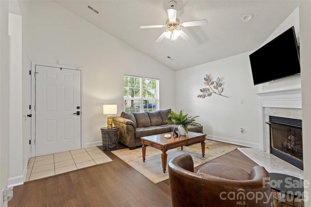 8019 Shiny Meadow Lane, Charlotte, NC 28215