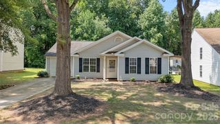 8019 Shiny Meadow Lane, Charlotte, NC 28215