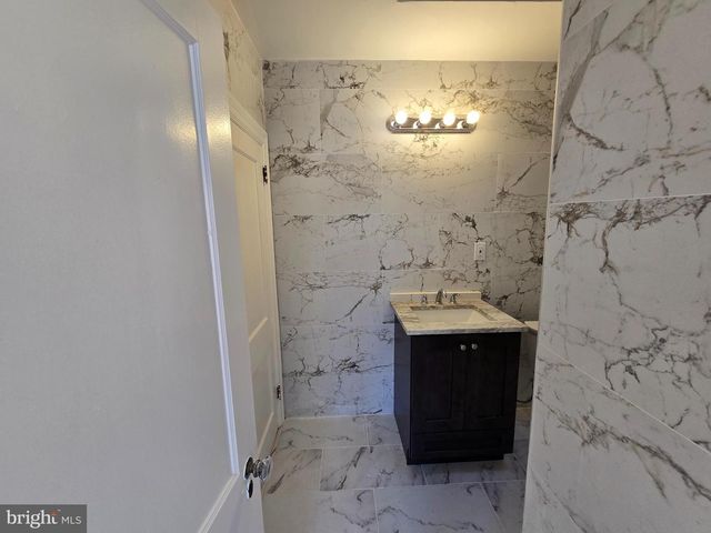 517 E CHELTENHAM AVE, Philadelphia, PA 19120