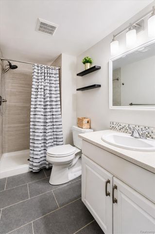 61025 Greenwood Drive, South Lyon, MI 48178