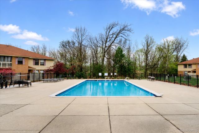 61025 Greenwood Drive, South Lyon, MI 48178