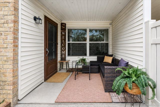 61025 Greenwood Drive, South Lyon, MI 48178