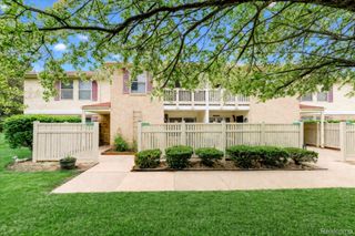 61025 Greenwood Drive, South Lyon, MI 48178