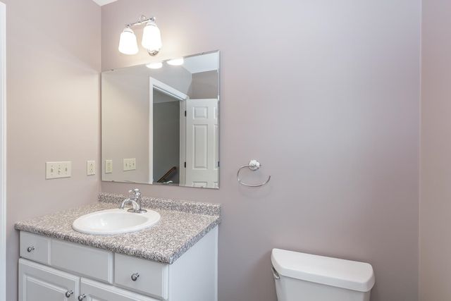 30 Fox Hollow Drive, Weare, NH 03281